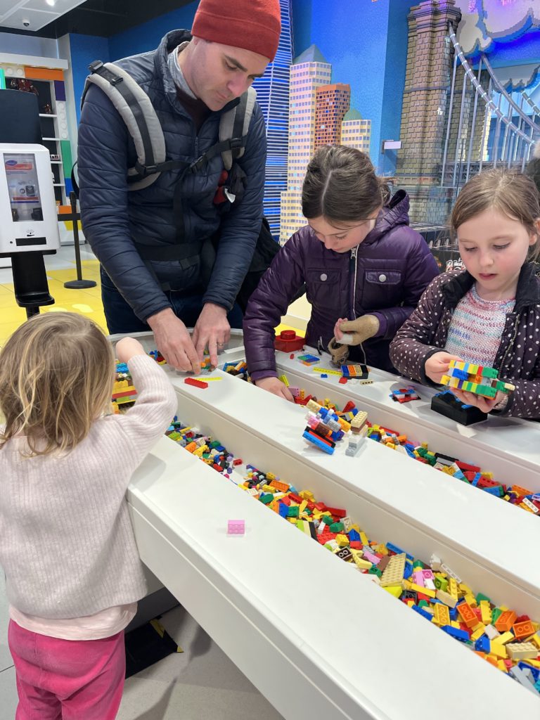 5th Avenue with Kids - Lego store